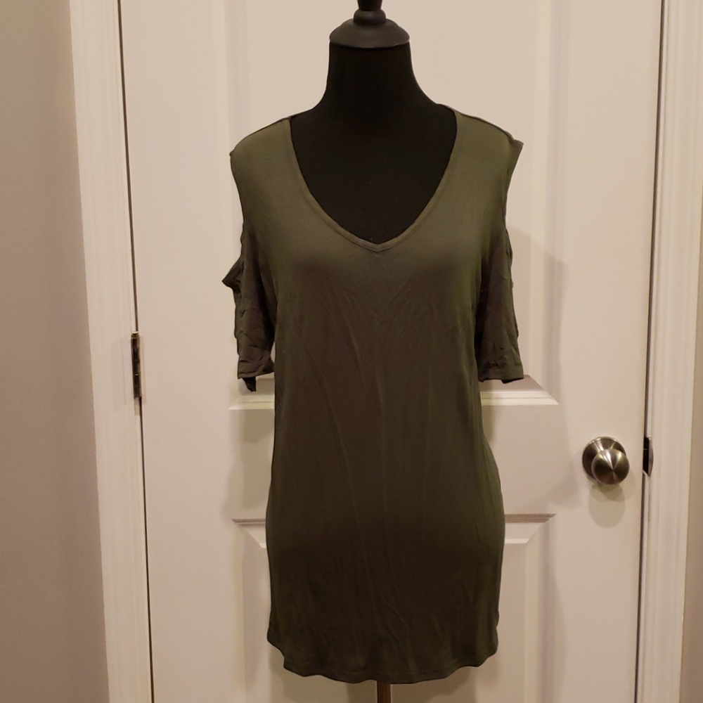 Olive/Kelly green cold shoulder tshirt NWT sz XL